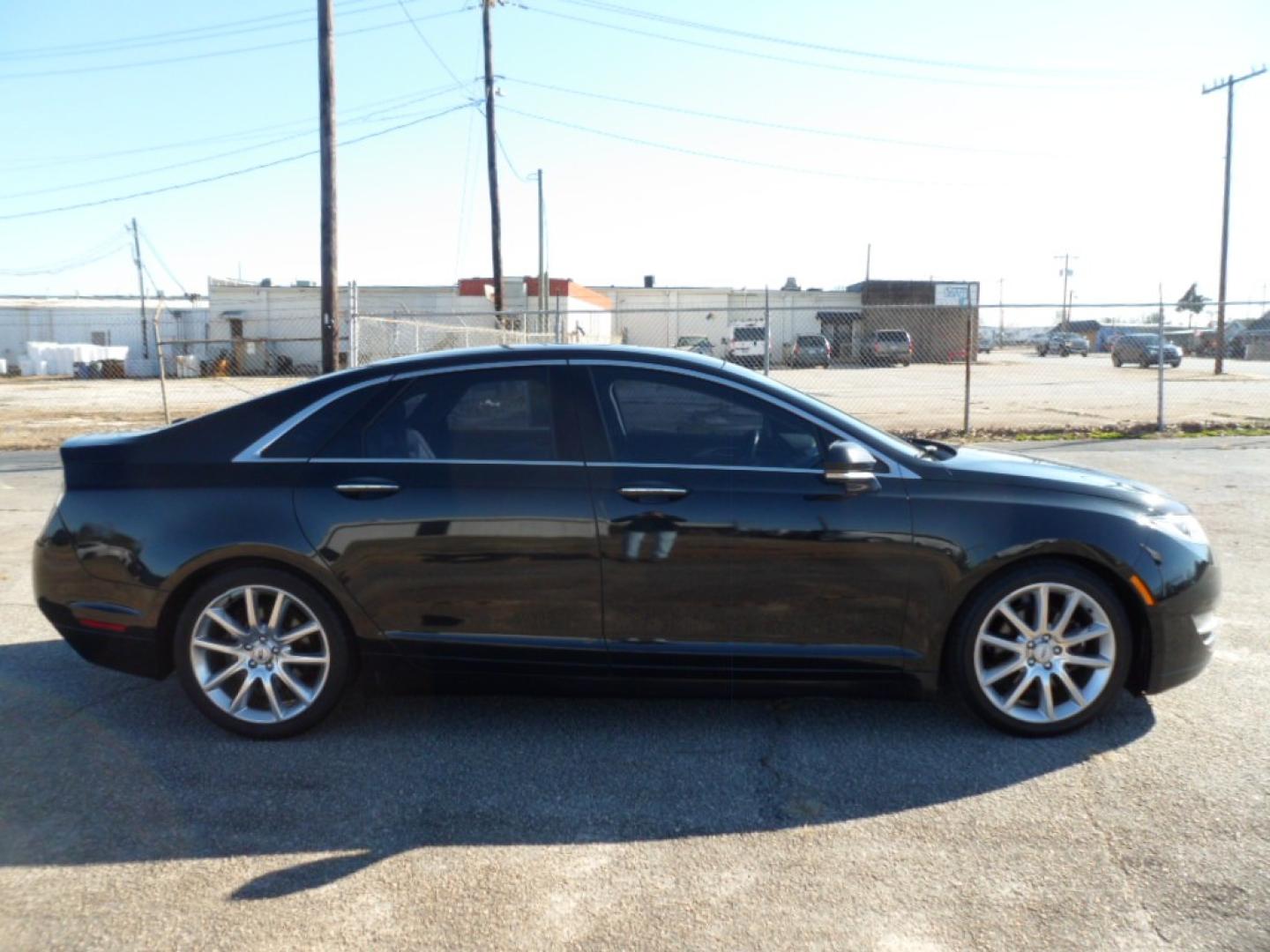 2014 BLACK /BLACK Lincoln MKZ (3LN6L2G9XER) , AUTOMATIC transmission, located at 2812 White Horse Road, Greenville, SC, 29611, (864) 269-1711, 34.808655, -82.434776 - Photo#2